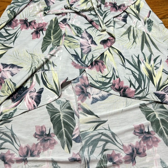 Kiki Larue dress. Marnie Floral print wrap style.Size Small. Excellent condition - Picture 3 of 9